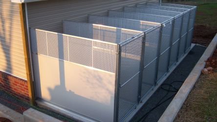 Farm dog hot sale kennels